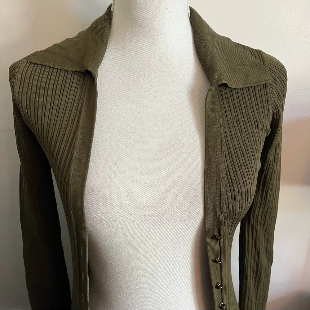NICHOLAS collared button